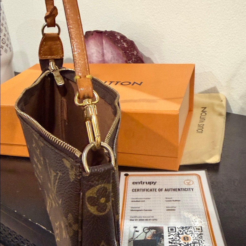 Louis Vuitton pochette - Picture 4 of 7